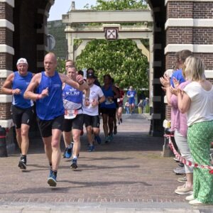 Leiden Marathon en 3 October Vereeniging pakken uit met 1574 ludieke hardloopmeters
