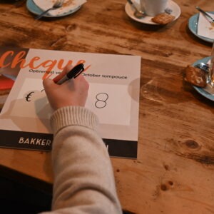 3 October tompouces Van Maanen leveren recordbedrag op voor feest bij Swetterhage